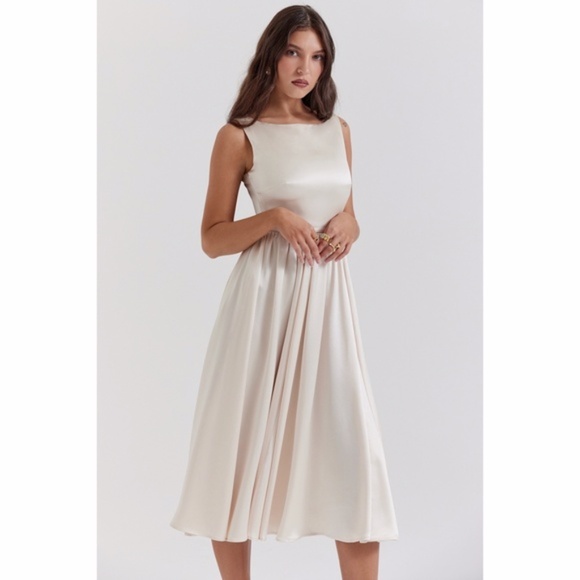 NEW House of CB Shayla Dress Vintage Cream Small - Picture 4 of 16